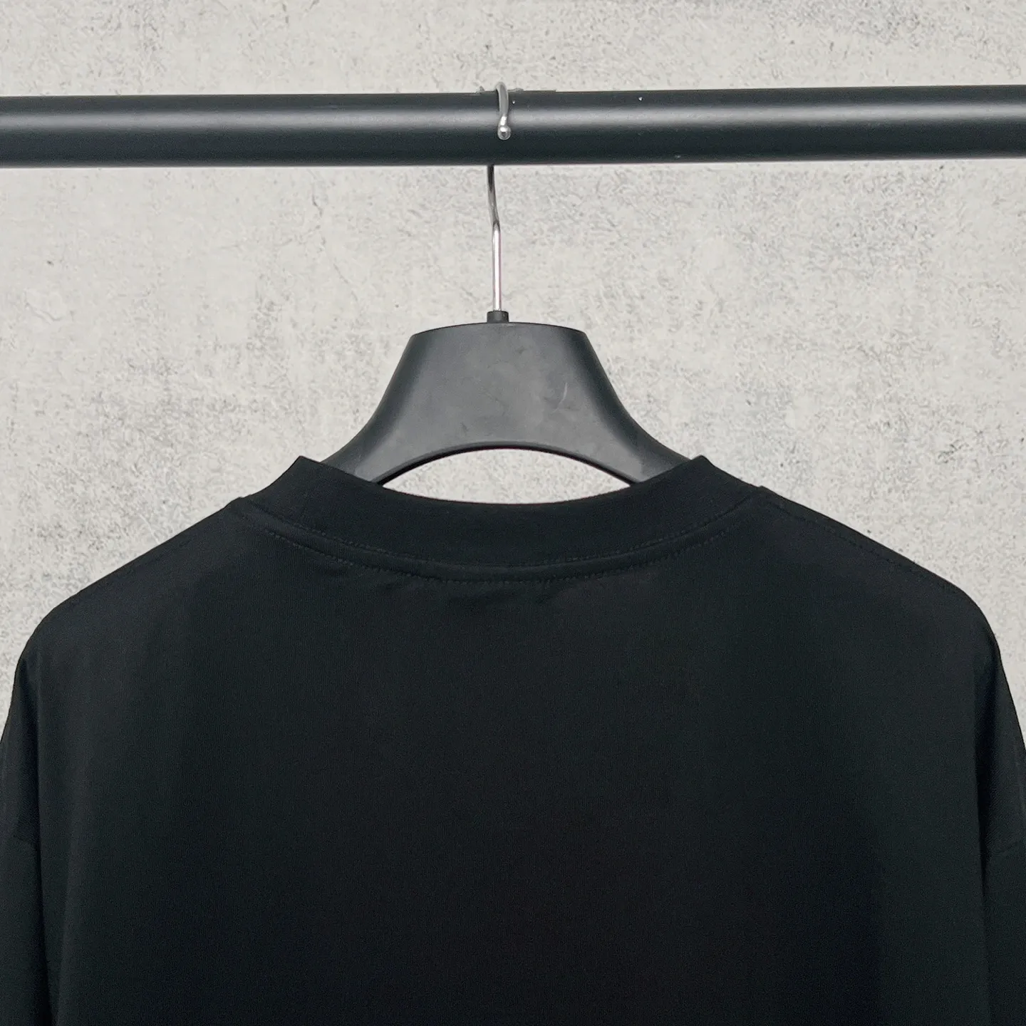 【 . Quality】BALENCI*GA/ .SS 26 New Arrival 。 T 。 . Authentic 。 ！ ZP 。 260 ， . ， ， 。 。 ， 。 OS . Same Style ：BL 263781 ：Black White Pink Gray Size：XS S M L